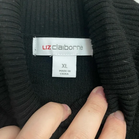 Sleeveless Turtleneck Sweater - Picture 3 of 5